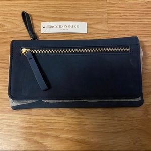 NWT Womens Navy Accessorize London Wallet